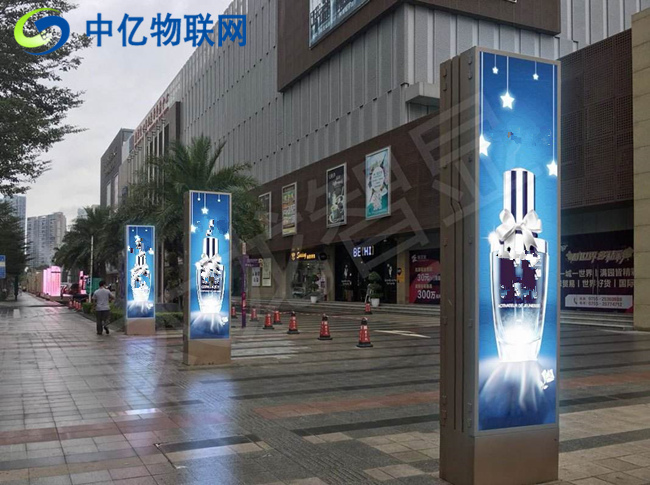 廣告一體機(jī)使用的是什么流量卡？